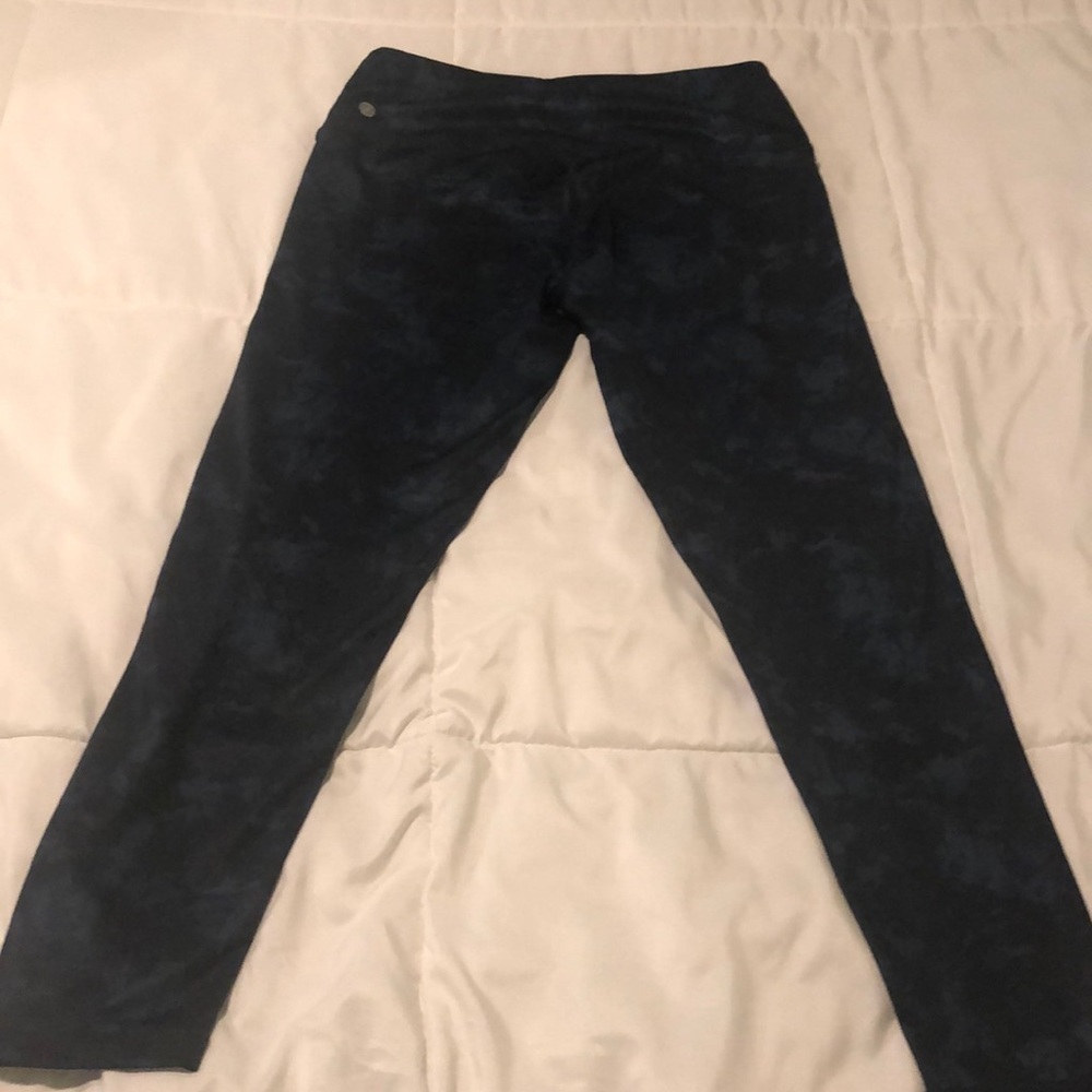 Z by Zella Capri leggings in blue navy and black - Picture 5 of 6